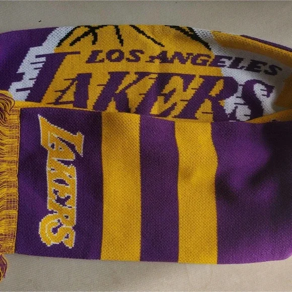 Los Angeles Lakers Scarf! - Picture 4 of 4